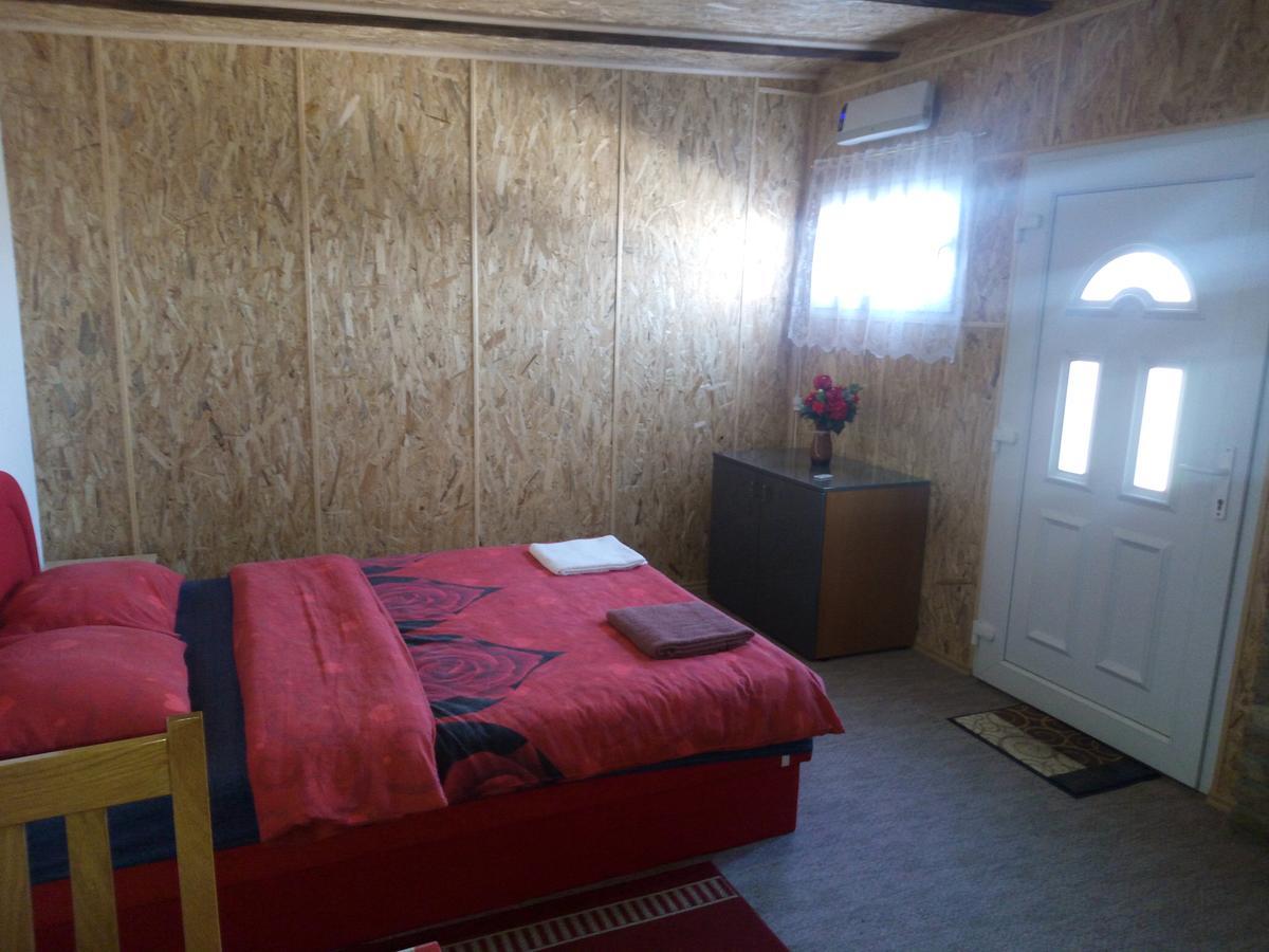 Pansion Laktasi Hostel Buitenkant foto